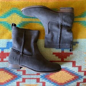 FRYE CARA SHORT SUEDE GREY $298  SIZE 7.5 B